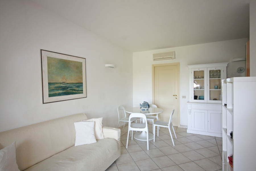 affitti al borgo di porto san paolo, soggiorno e zona pranzo