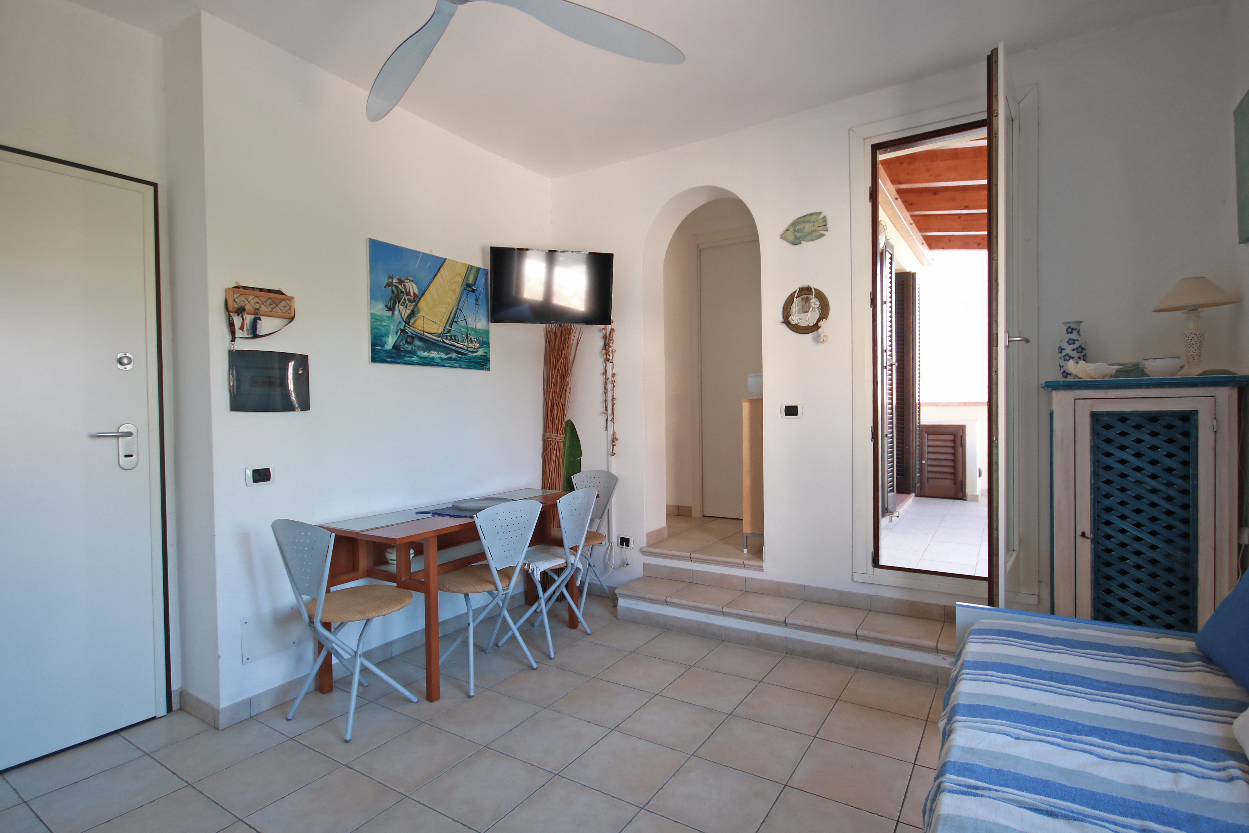 panorama dal soggiorno-immobiliare oikos porto san paolo