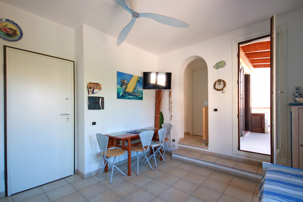 panorama dal soggiorno-immobiliare oikos porto san paolo