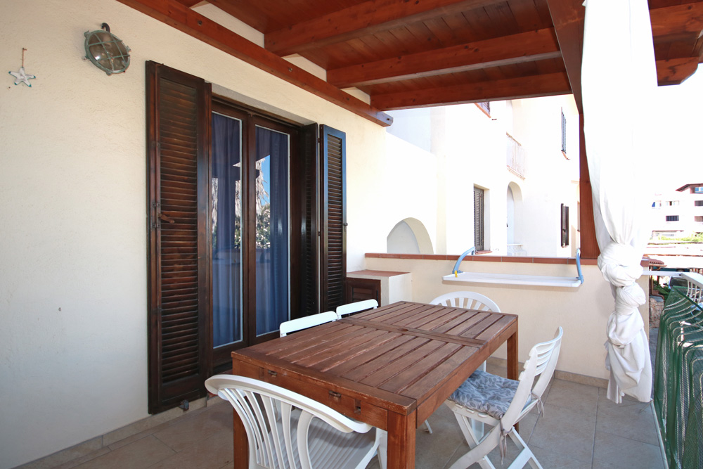 terrazzino-immobiliare oikos porto san paolo